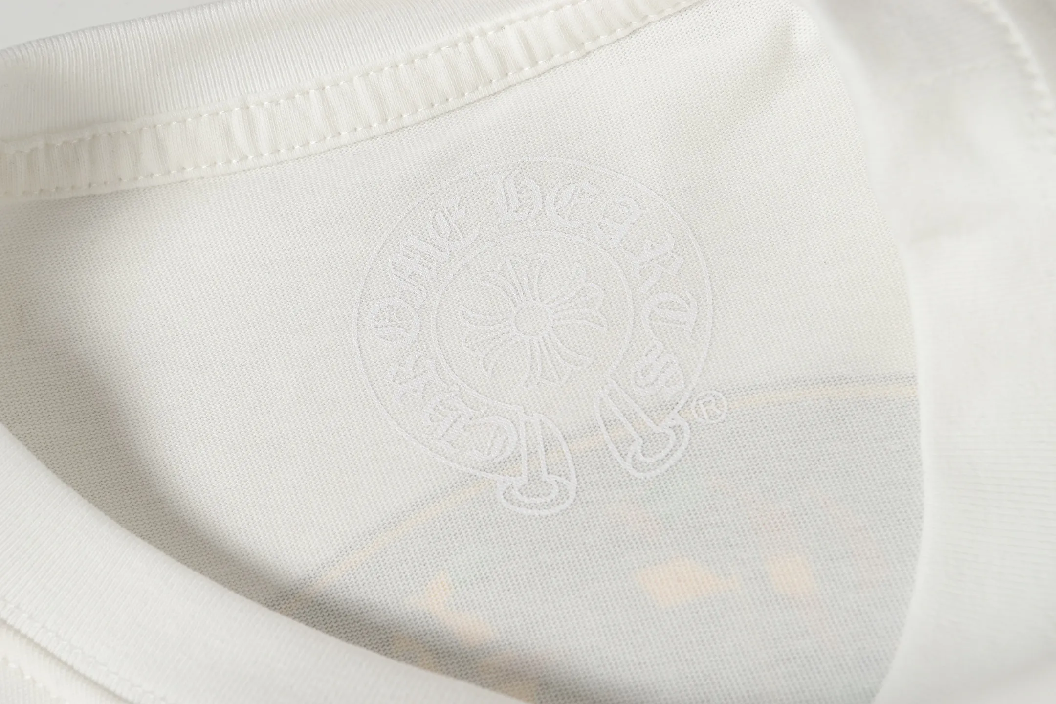 P160 K2143 cross-border model, please do not place an order if you pursue quality. -Chrome Hearts/Chrome Hearts Sanskrit horseshoe printed popular long-sleeved T-shirt -High weight, high density and high quality. The wool is soft, delicate and skin-friendly. It feels soft and silky. It has excellent warmth and skin-friendly properties.